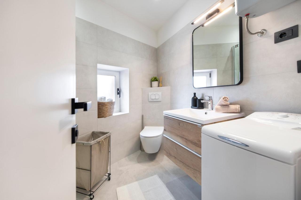 Modern And Cozy Apartments Salt & Pepper In Heart Of Rovinj Bagian luar foto