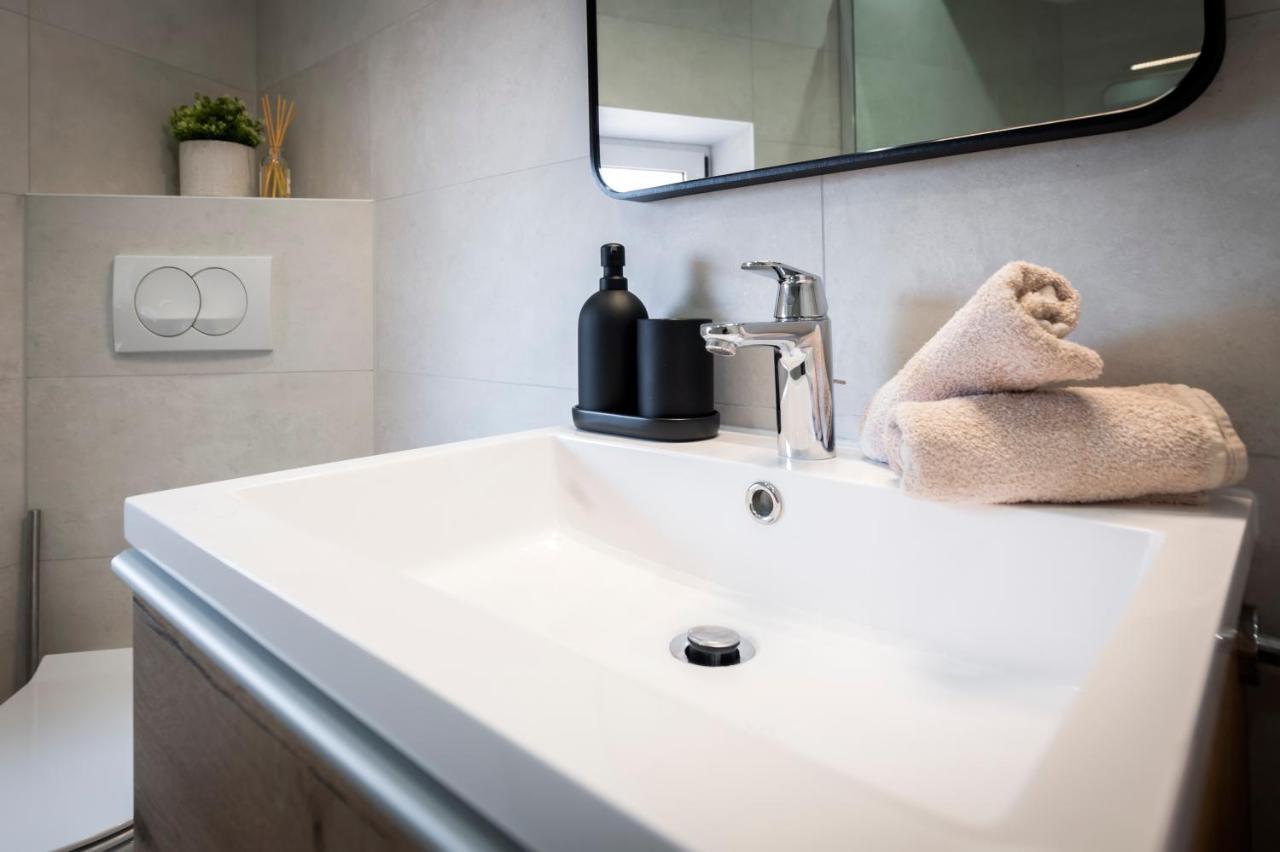 Modern And Cozy Apartments Salt & Pepper In Heart Of Rovinj Bagian luar foto